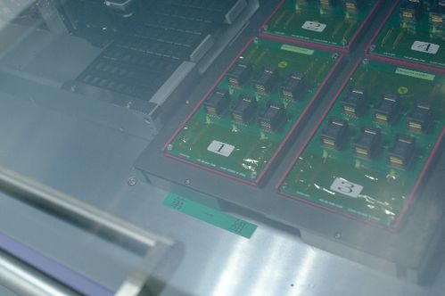 電腦儲(chǔ)存設(shè)備廠內(nèi)幕大揭秘 從顆粒篩選到軟硬件研發(fā)的完整鏈條